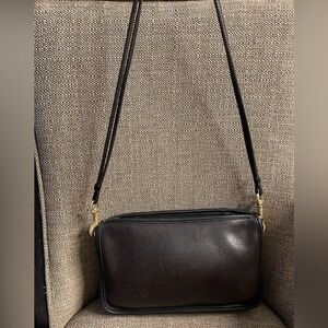 Vintage Classic faded‎ Black/very dark brownLeather Crossbody/shoulder Coach Bag